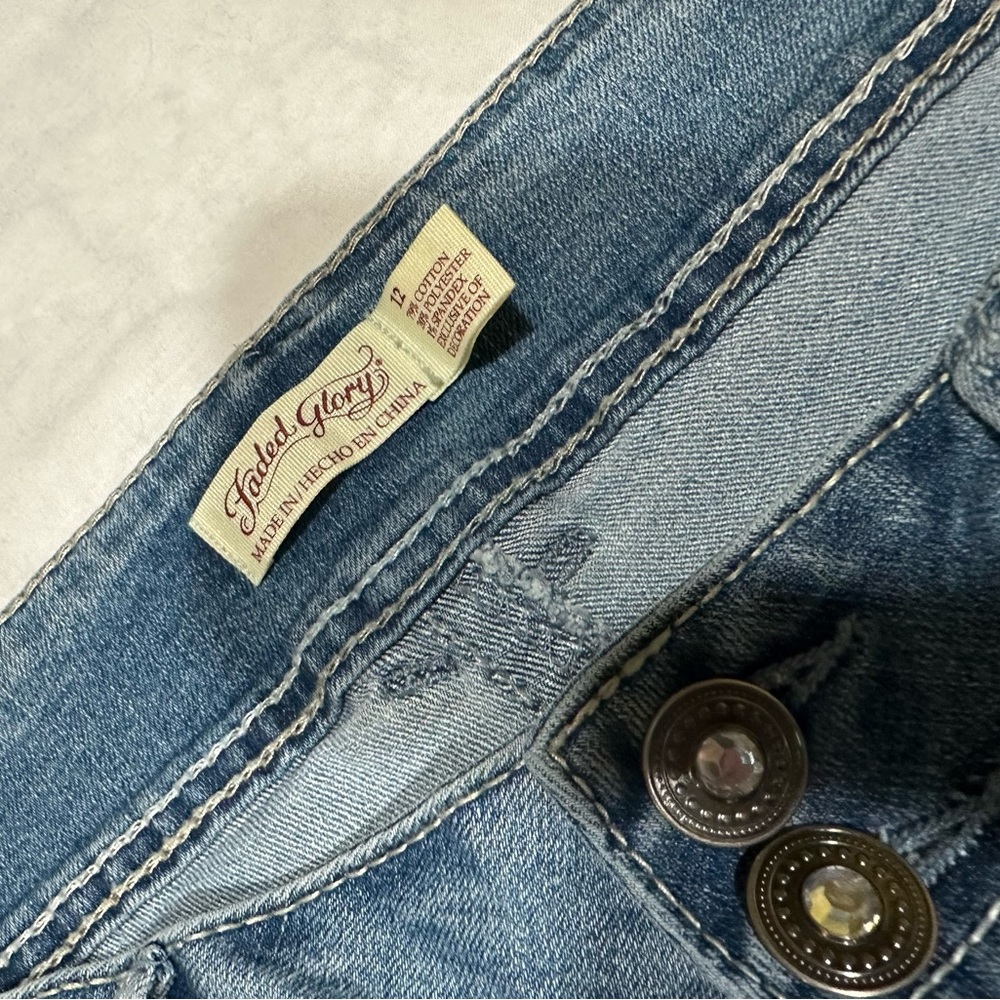 Faded glory bejeweled back pocket blue jeans. - Picture 2 of 3